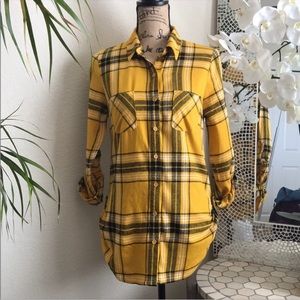 Derek Heart Long Sleeve Button Down Plaid Shirt.